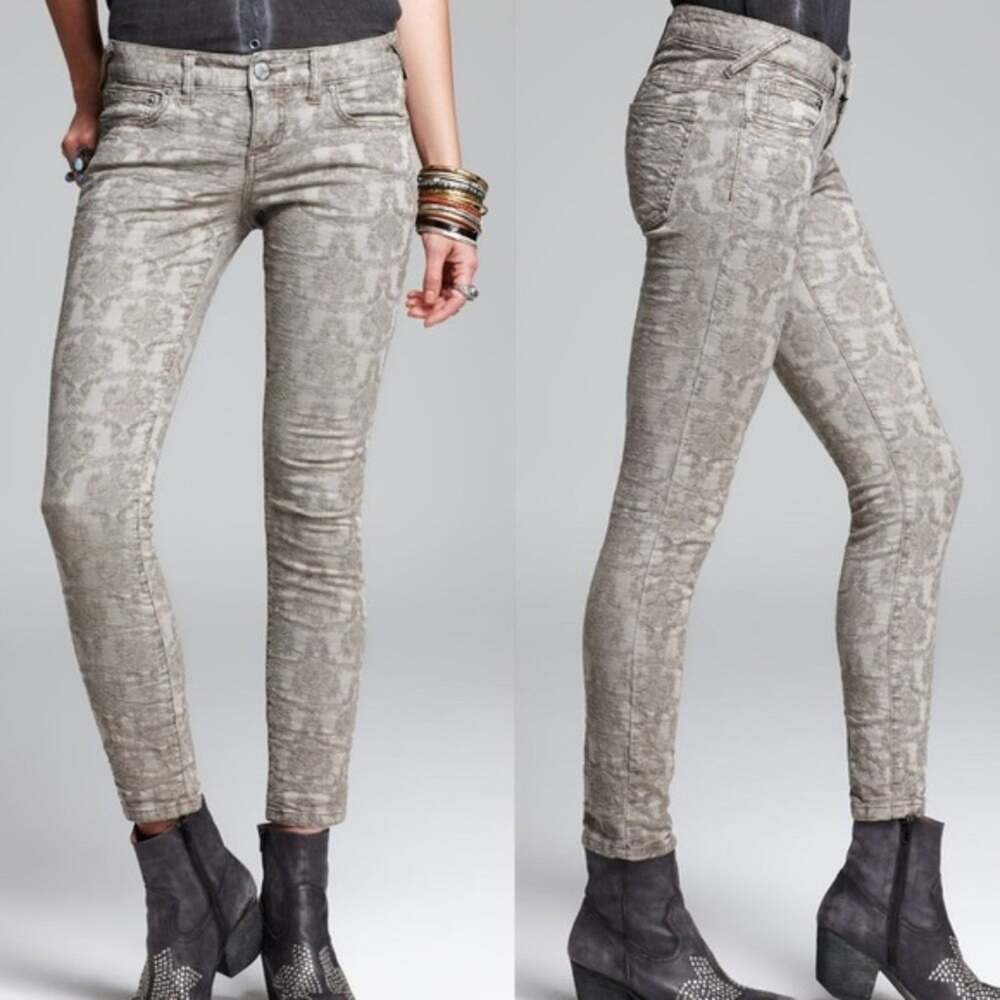 Free People Jacquard Skinny Jeans WOMENS 31 Gray Floral Textured Stretch Denim
